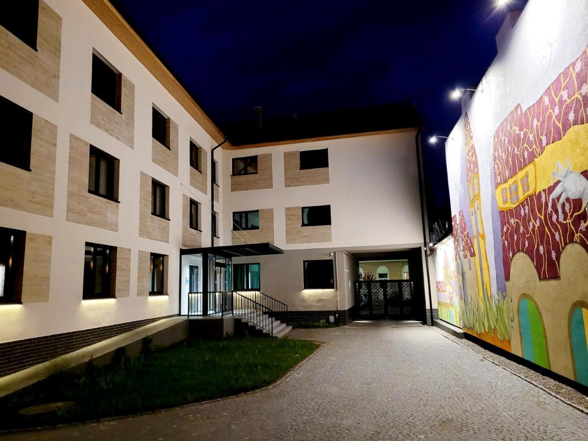 H11 Downtown Apartments Marosvásárhely Kültér fotó