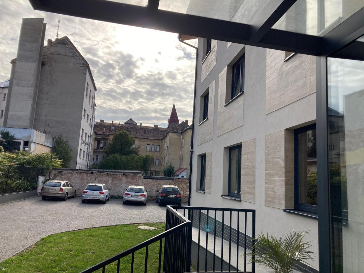 H11 Downtown Apartments Marosvásárhely Kültér fotó